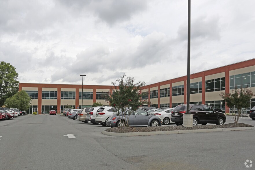 More Photos Of 400-444 Clinchfield St, Kingsport Medical For Lease