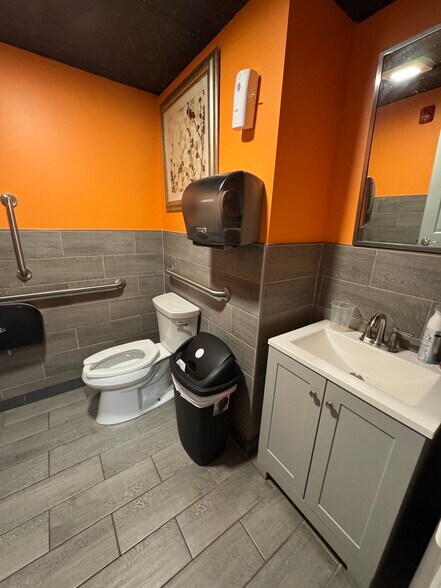 More Photos Of 1722 Murray Ave, Pittsburgh Storefront Retail Office For Lease