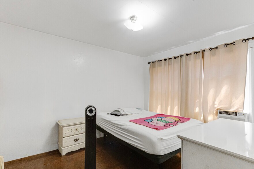More Photos Of 120 S Coronado St, Los Angeles Apartments For Sale