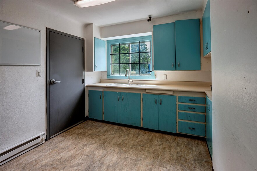 More Photos Of 10722 Lake City Way NE, Seattle Storefront Retail Office For Sale