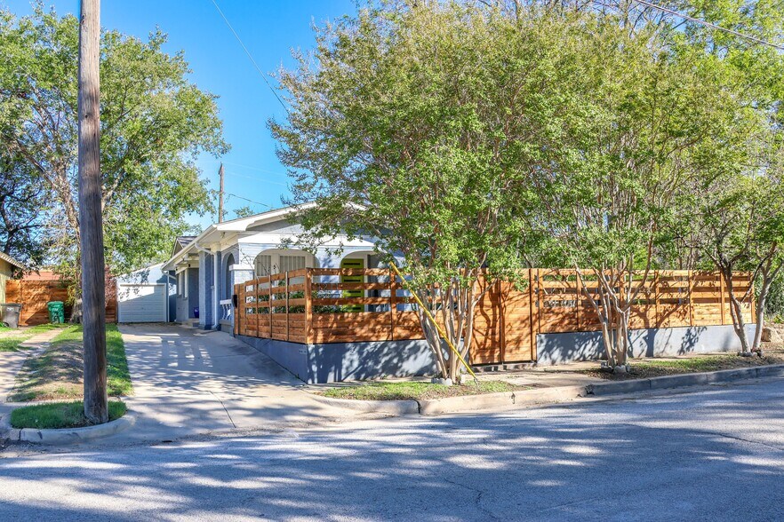 Primary Photo Of 1211 S Lake St, Fort Worth Storefront Retail Office For Sale