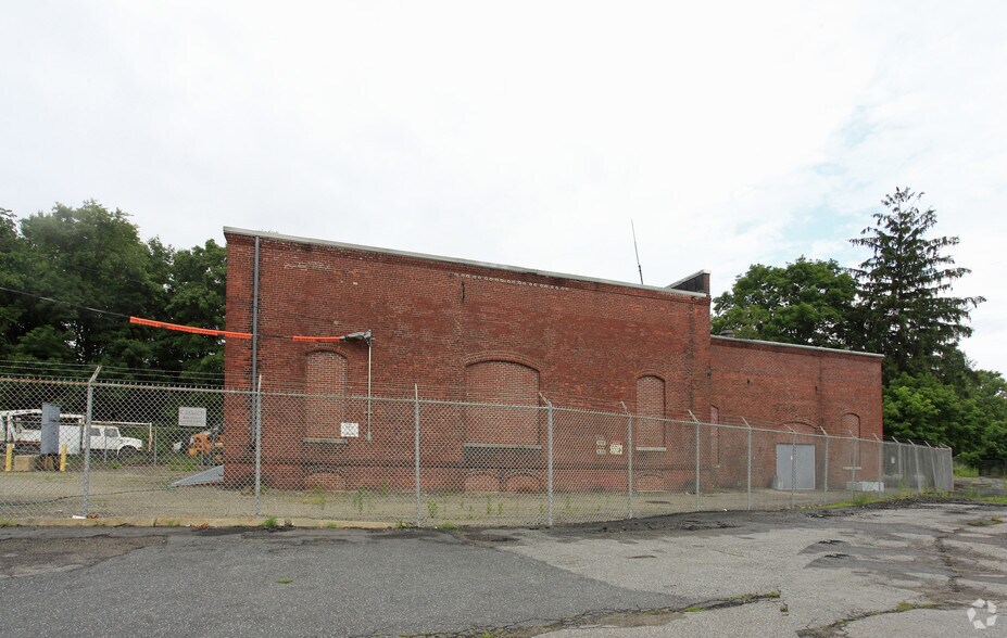 More Photos Of 13 Mechanic St, Natick Service For Lease