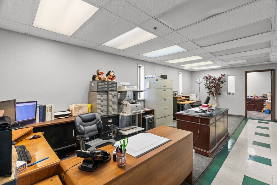 More Photos Of 8122 Reilly Ave, Saint Louis Manufacturing For Sale