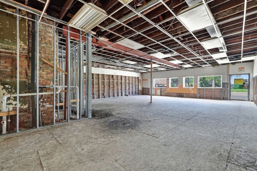 More Photos Of 7100 Morgan St, Chicago Storefront For Sale