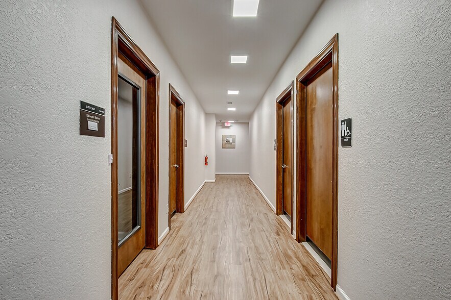 More Photos Of 4840 W Panther Creek Dr, The Woodlands Unknown For Lease