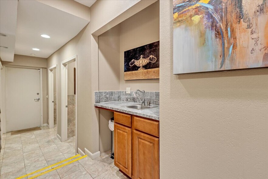 More Photos Of 1220 NW 50th St, Oklahoma City Medical For Sale