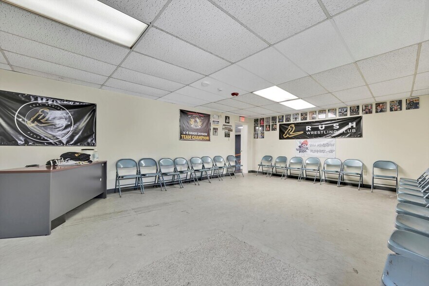 More Photos Of 780 Claremont Ave, Tamaqua Office For Sale