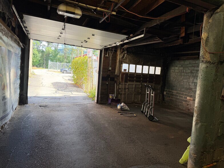 More Photos Of 1404 4th Ave, Coraopolis Warehouse For Sale