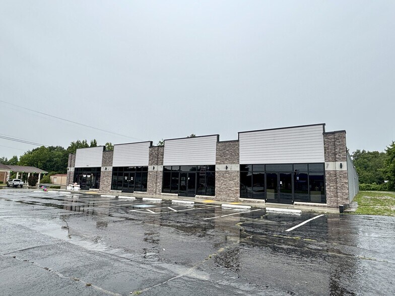Primary Photo Of 1762 Hillsboro Blvd, Manchester Freestanding For Lease