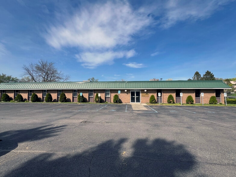 More Photos Of 4 Avis Dr, Latham Medical For Sale