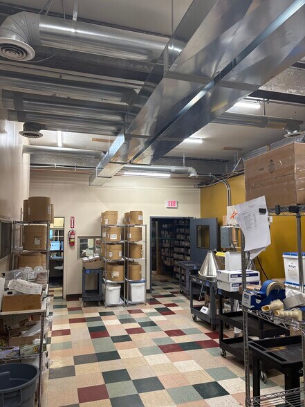 More Photos Of 754 S Clinton Ave, Rochester Showroom For Sale