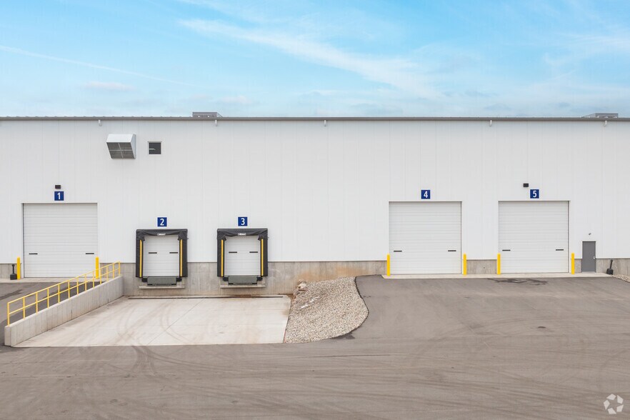 More Photos Of 3101 Fruit Ridge, Grand Rapids Manufacturing For Lease