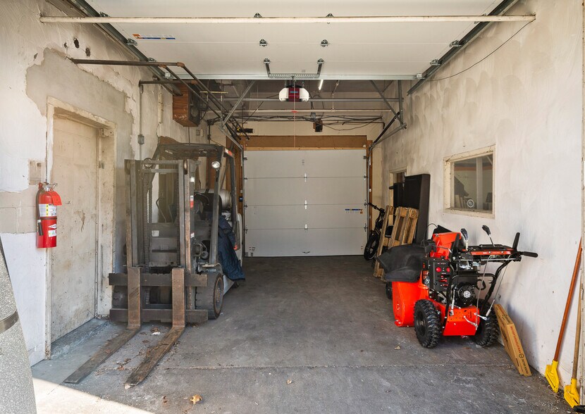 More Photos Of 742-750 Main St, Winchester Office For Lease