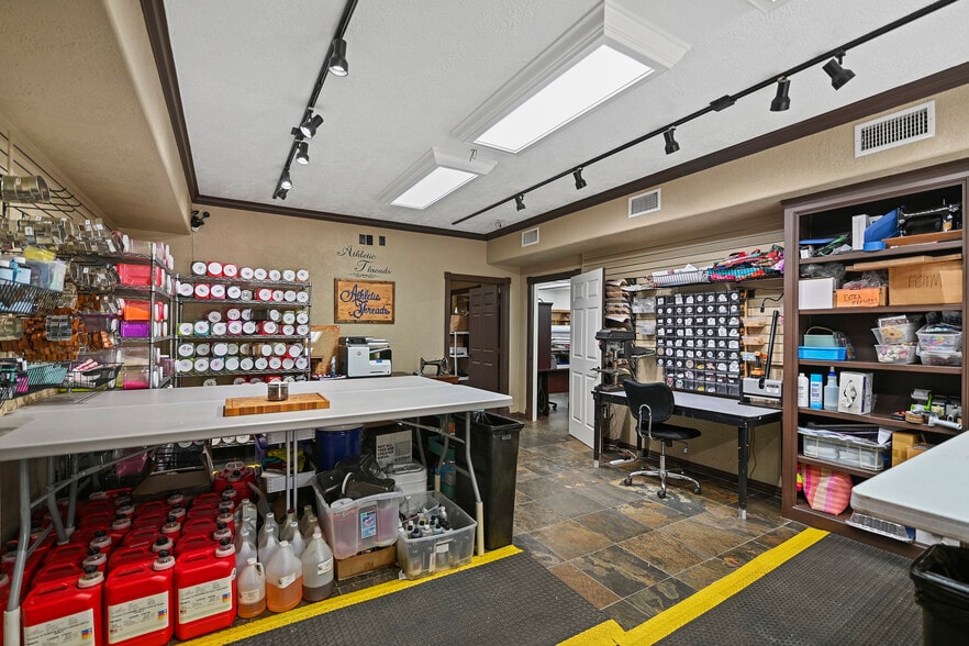 More Photos Of 20204 Schiel Rd, Cypress Warehouse For Sale