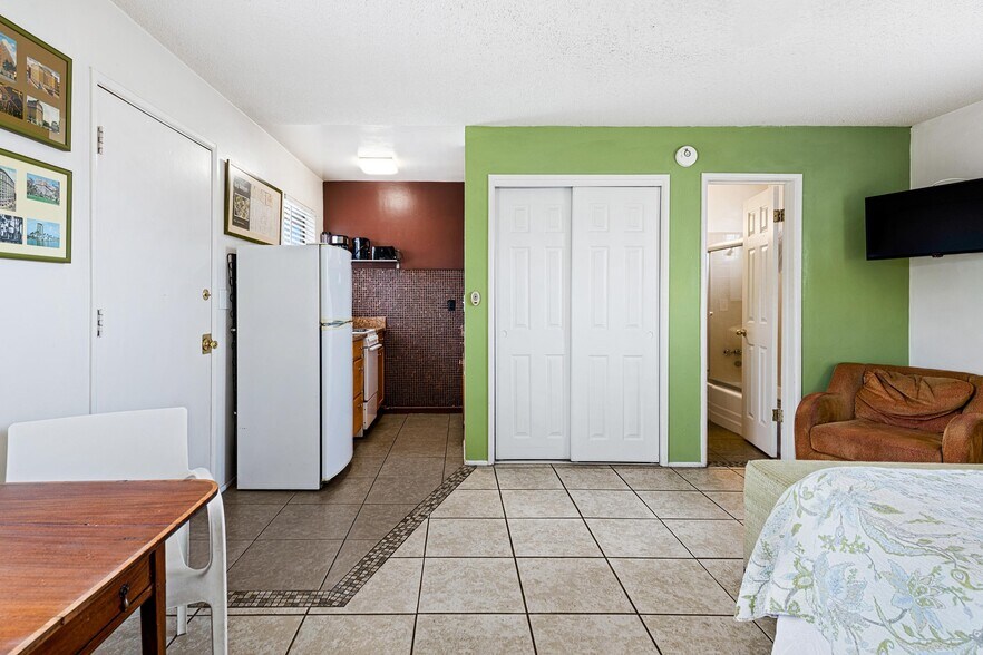 More Photos Of 66665 1st St, Desert Hot Springs Apartments For Sale