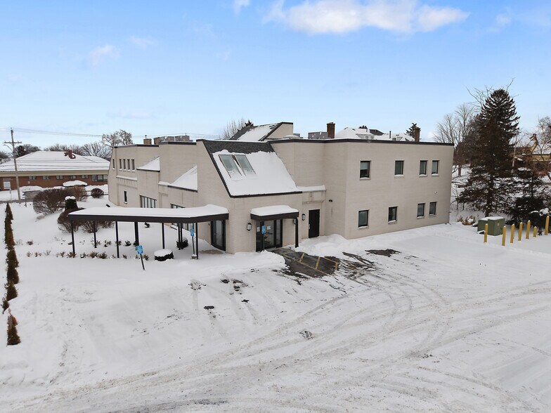 More Photos Of 3300 James St, Syracuse Medical For Lease