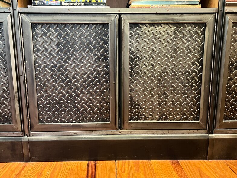 More Photos Of 1438-1442 Light St, Baltimore Showroom For Sale