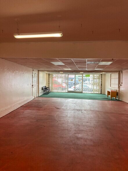 More Photos Of 3239 E Florence Ave, Huntington Park Convenience Store For Lease