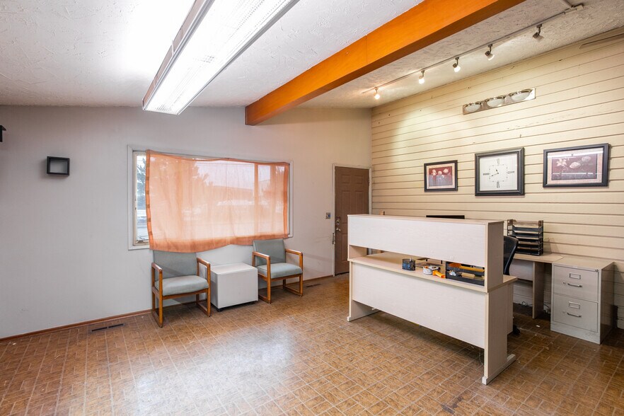 More Photos Of 10623 E Montgomery Dr, Spokane Valley Office Residential For Sale