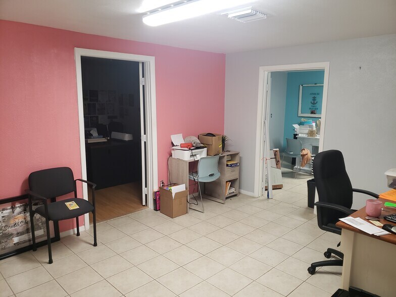 More Photos Of 201 W Shell Point Rd, Ruskin Office For Sale