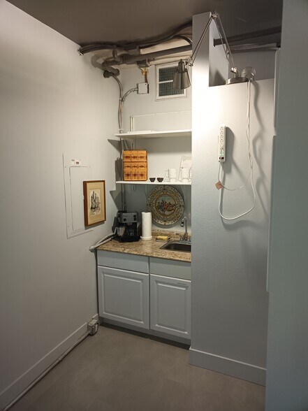 More Photos Of 10015 NE 4th St, Bellevue Office For Sale