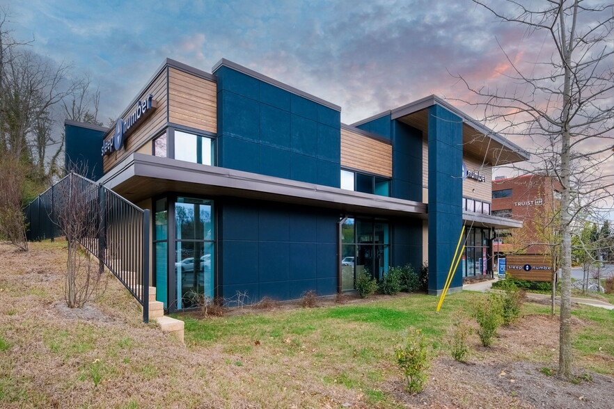 More Photos Of 1431 Seminole Trl, Charlottesville Freestanding For Sale