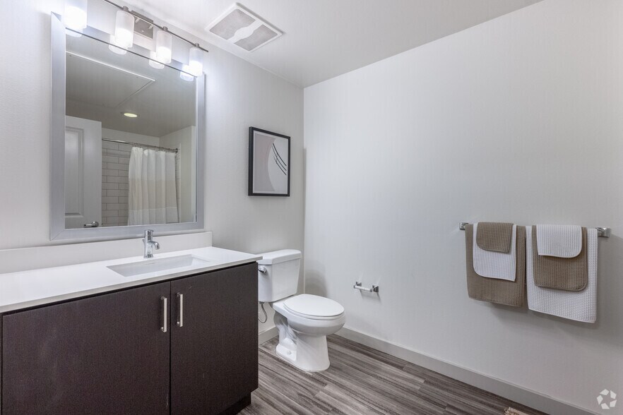 More Photos Of 1200 S Grand Ave, Los Angeles Apartments For Lease