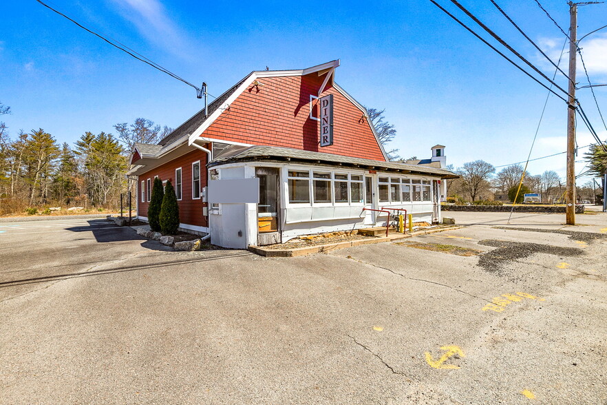 Primary Photo Of 561 Wareham St, Middleboro Restaurant For Sale