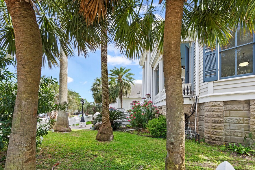 More Photos Of 1103 33rd St, Galveston Hotel For Sale
