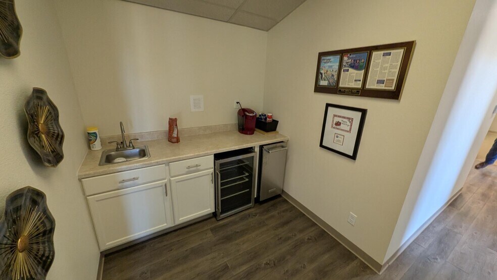 More Photos Of 2121 Watt St, Little Rock Office For Sale