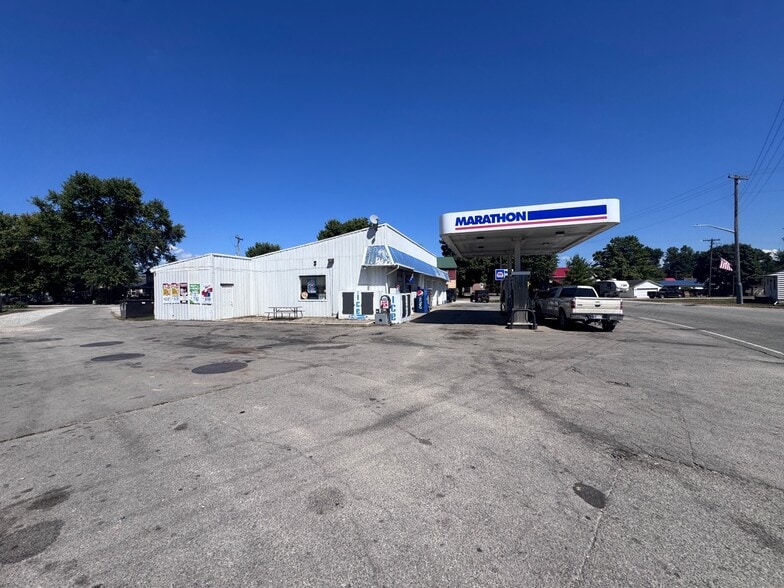Primary Photo Of 111 W Main St, Laurel Service Station For Sale