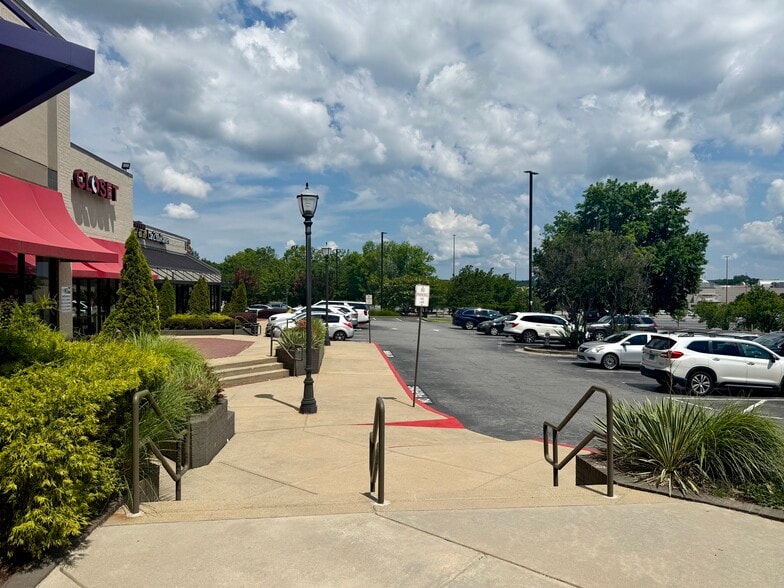 More Photos Of 2700 Town Center Dr, Marietta Unknown For Lease