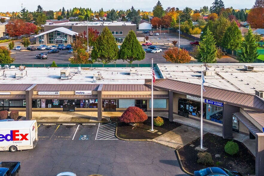 More Photos Of 3052-3090 Lancaster Dr NE, Salem Freestanding For Lease