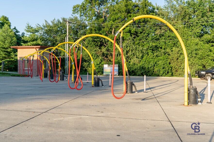 More Photos Of 3311 N Belt Hwy, Saint Joseph Carwash For Sale