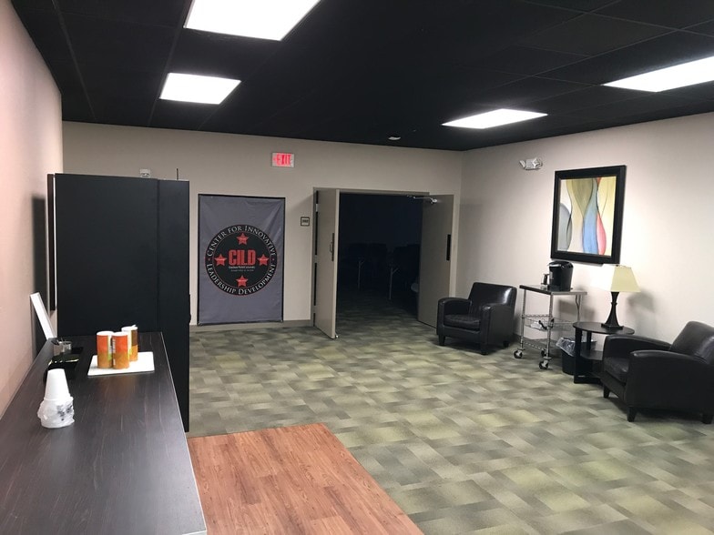 More Photos Of 8030 Arrowridge Blvd, Charlotte Office For Sale