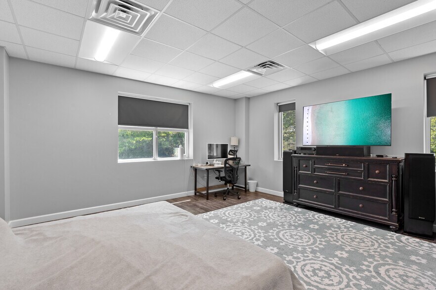 More Photos Of 209 Main St, Destin Storefront Retail Office For Sale