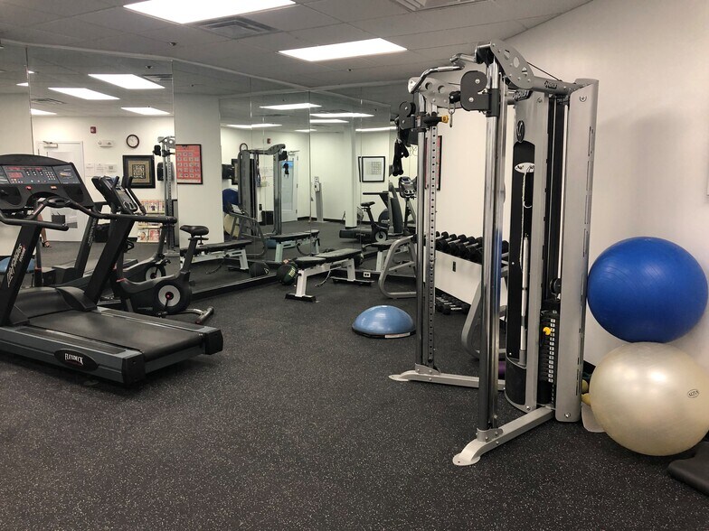 More Photos Of 1 Monarch Dr, Littleton Office For Lease