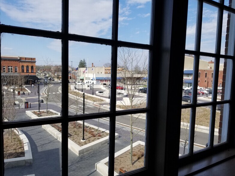 More Photos Of 49 Public Sq, Shelbyville Office For Sale