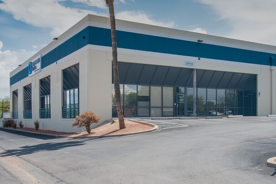 More Photos Of 777 E MacArthur Cir, Tucson Distribution For Lease