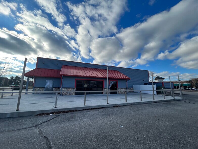 More Photos Of 4505 Canal Ave SW, Grandville Restaurant For Sale