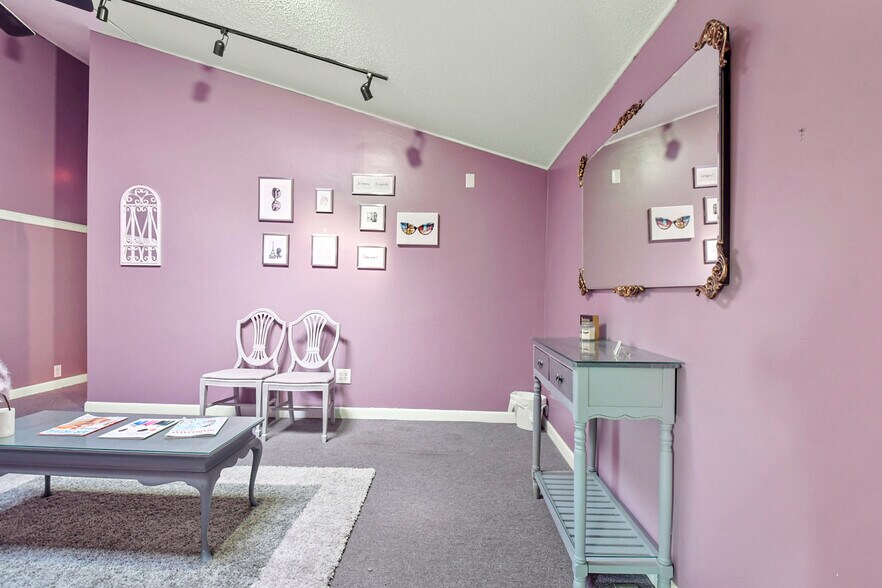 More Photos Of 194 Rockdale Ave, New Bedford Freestanding For Sale