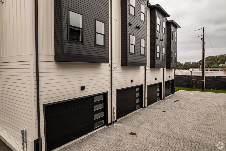 More Photos Of 824 Watts Ln, Nashville Apartments For Sale
