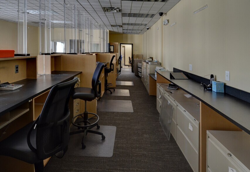 More Photos Of 545 Shaler Blvd, Ridgefield Storefront Retail Office For Lease