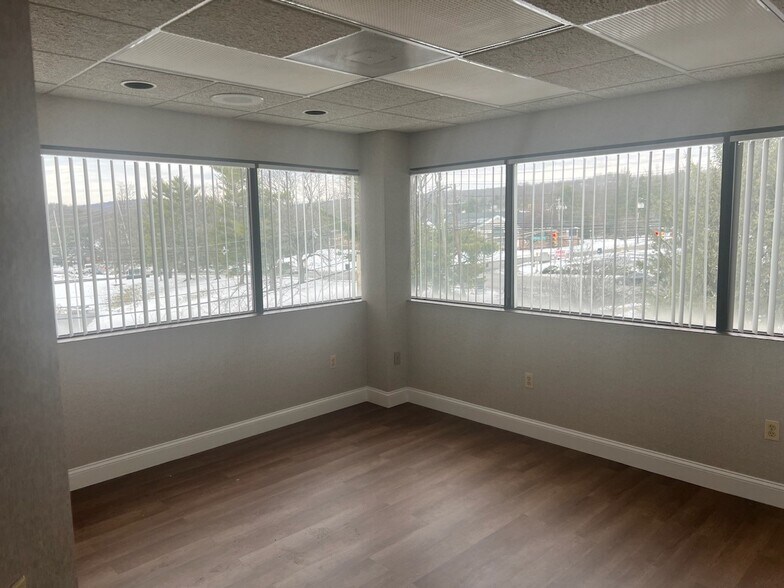 More Photos Of 401 Hamburg Turnpike, Wayne Medical For Sale