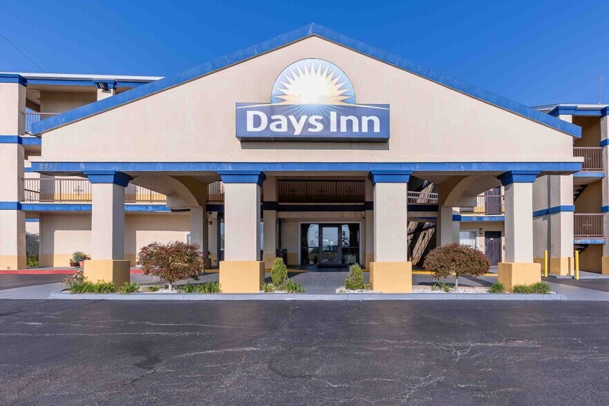 More Photos Of 8217 S I-35 Service Rd, Oklahoma City Hotel For Sale
