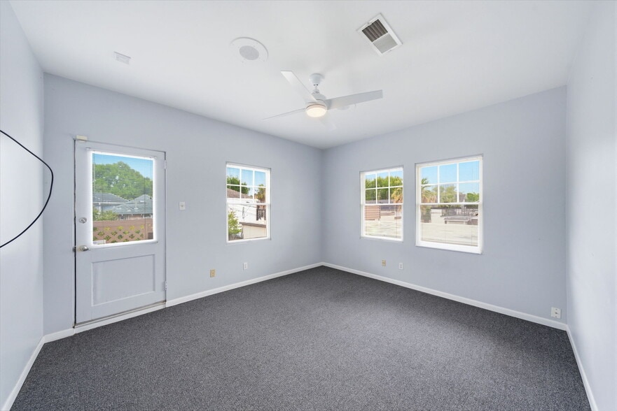 More Photos Of 626 W Alabama St, Houston Flex For Sale