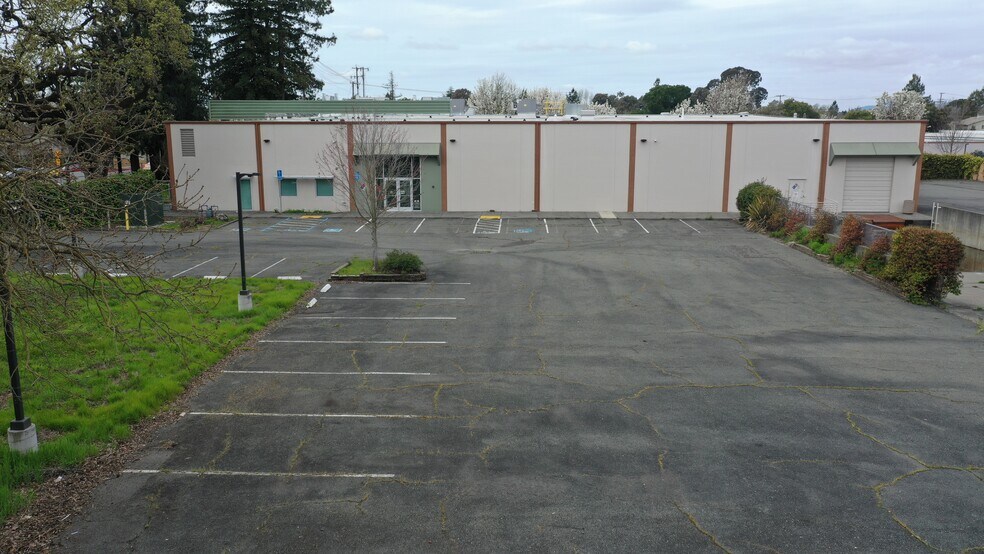 More Photos Of 2049 W Steele Ln, Santa Rosa Warehouse For Sale