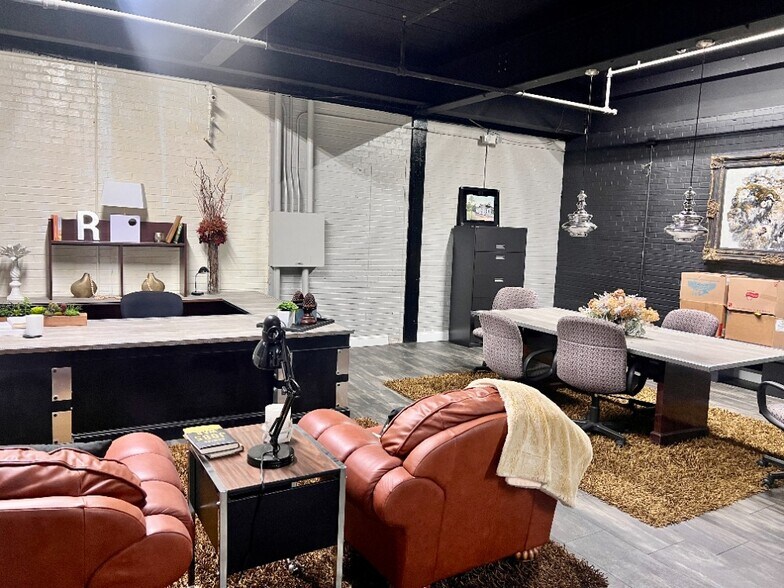 More Photos Of 416 S Glenwood Ave, Dalton Light Manufacturing For Sale