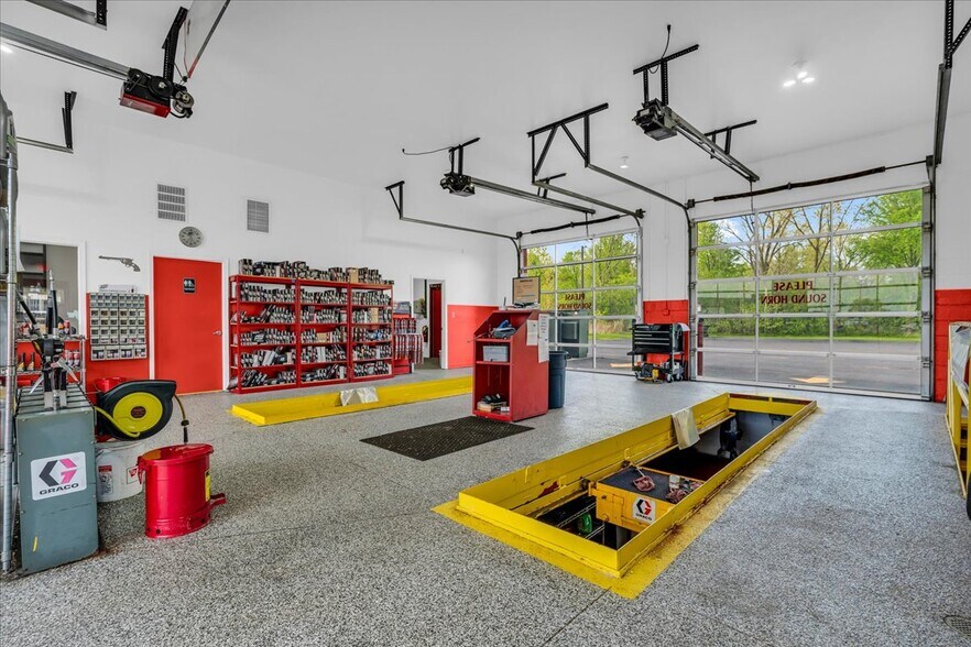 More Photos Of 1000 Shortcut Rd, Marine City Freestanding For Sale