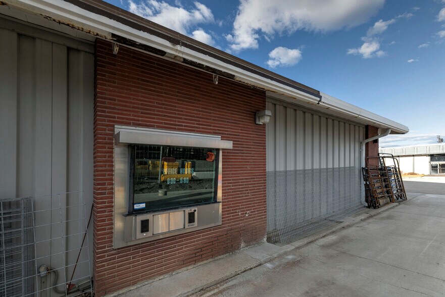 More Photos Of 401 Milwaukee Ave, Deer Lodge Office For Sale